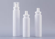 زجاجات تغليف بلاستيكية مستحضرات التجميل اللون الأبيض مع مضخة البخاخ